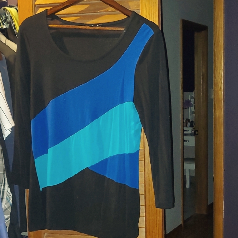 Cable & Gauge Asymmetrical Color Block Top Size L, black and blue